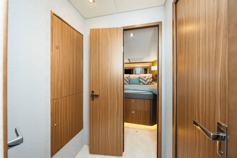 Slide: The Image of Cruisers Yachts 46 Cantius 2025 - 66