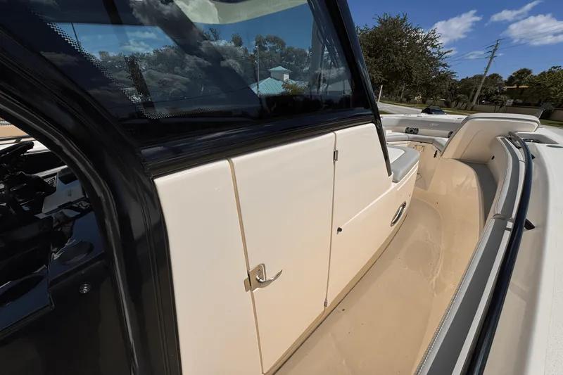 Slide: The Image of Scout 305 LXF 2025 - 13