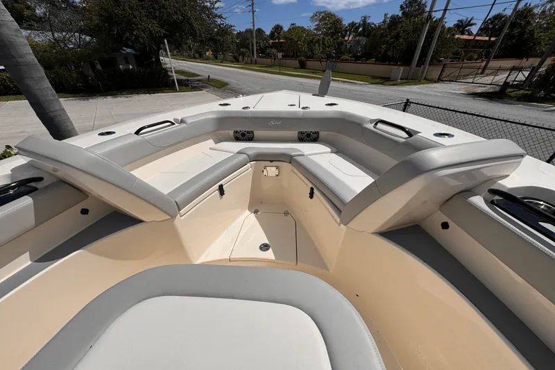 Slide: The Image of Scout 305 LXF 2025 - 14