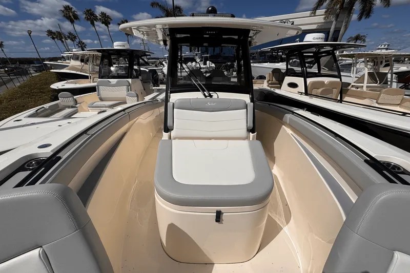 Slide: The Image of Scout 305 LXF 2025 - 17