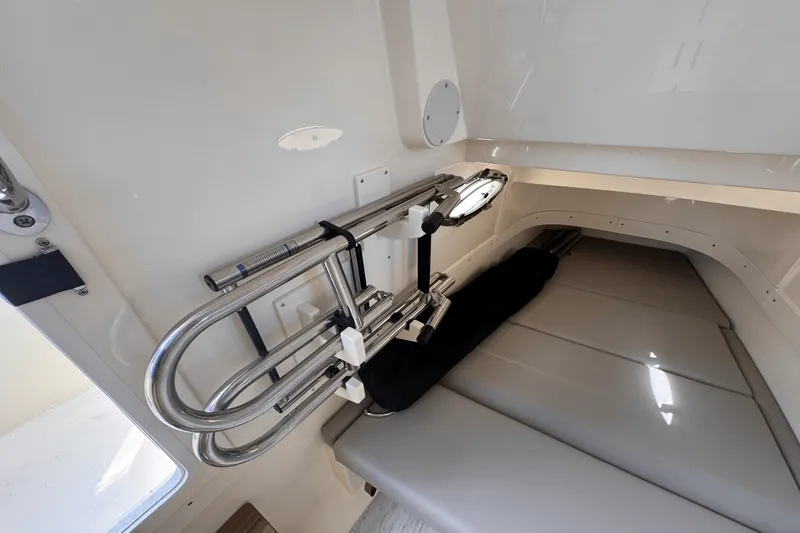 Slide: The Image of Scout 305 LXF 2025 - 22