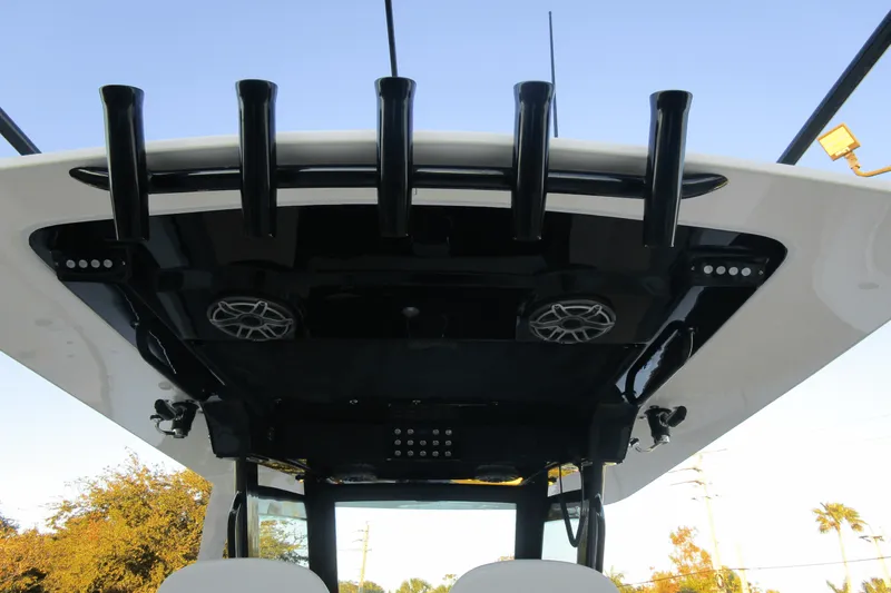 Slide: The Image of Scout 305 LXF 2025 - 27