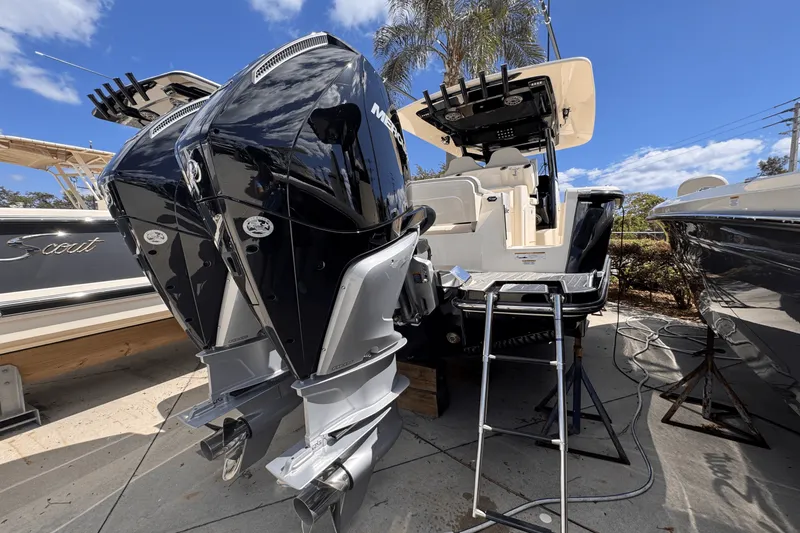 Slide: The Image of Scout 305 LXF 2025 - 3