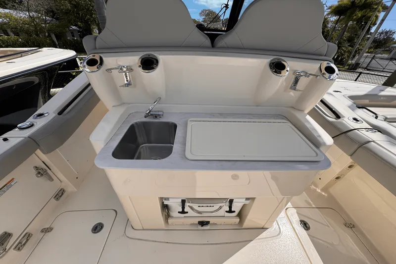 Slide: The Image of Scout 305 LXF 2025 - 7