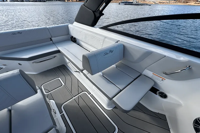 Slide: The Image of Sea Ray SDX 250 Surf 2025 - 18