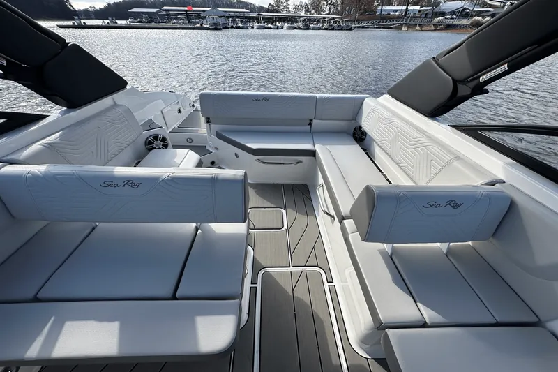 Slide: The Image of Sea Ray SDX 250 Surf 2025 - 19
