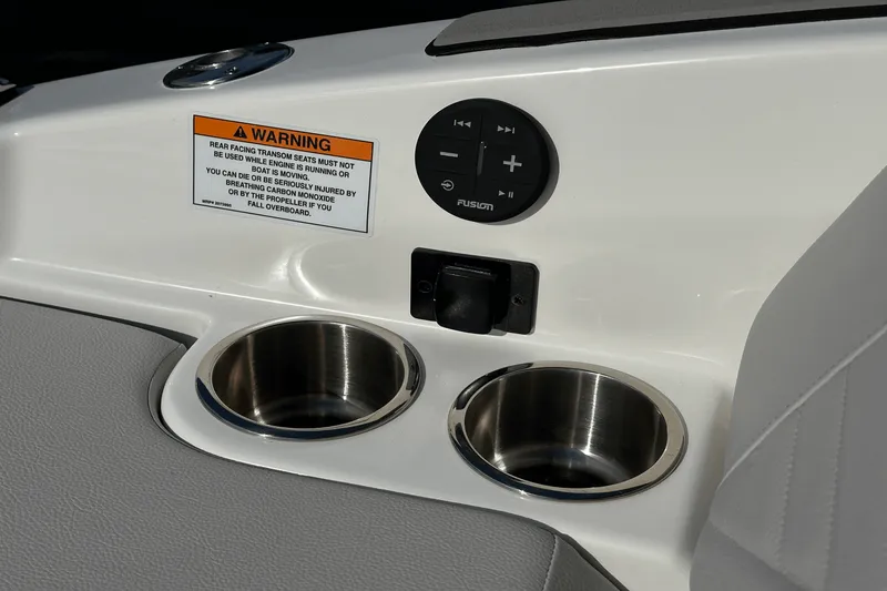 Slide: The Image of Sea Ray SDX 250 Surf 2025 - 24