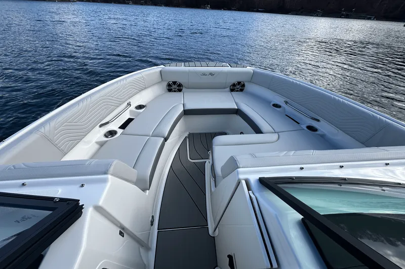 Slide: The Image of Sea Ray SDX 250 Surf 2025 - 8