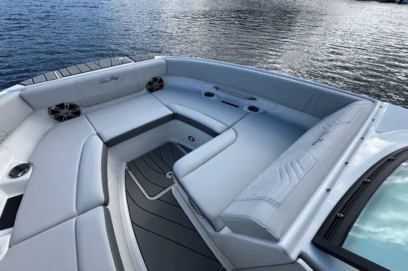 Slide: The Image of Sea Ray SDX 250 Surf 2025 - 9