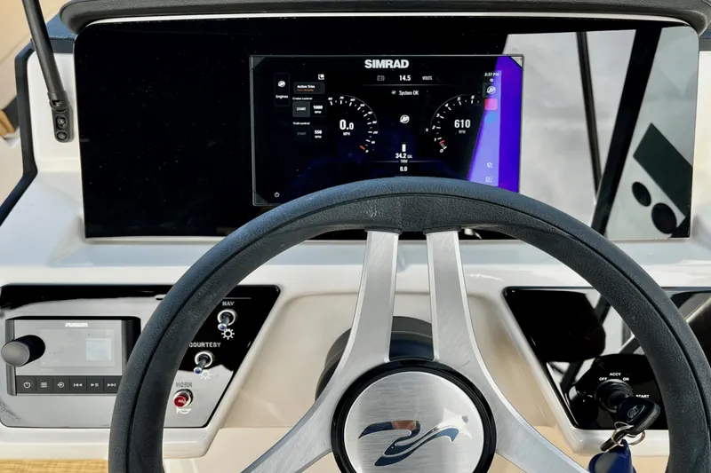 Slide: The Image of Sea Ray 230 SPX-OB 2024 - 15