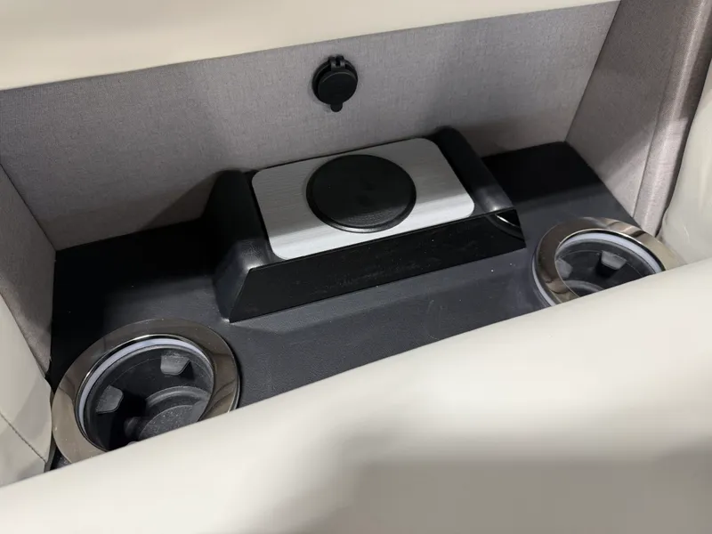 Slide: The Image of Balise Horizon 24C 2025 - 10