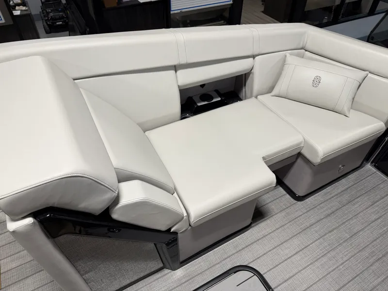 Slide: The Image of Balise Horizon 24C 2025 - 9