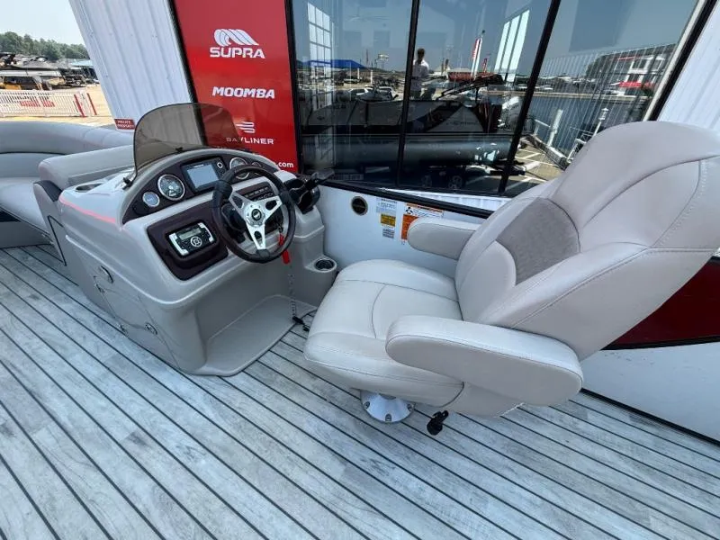 Slide: The Image of South Bay Pontoons 500 SERIES CR2.75 2017 - 8