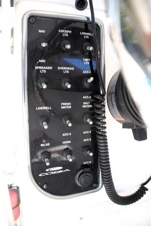 Slide: The Image of Cobia 220 CC 2018 - 13432294