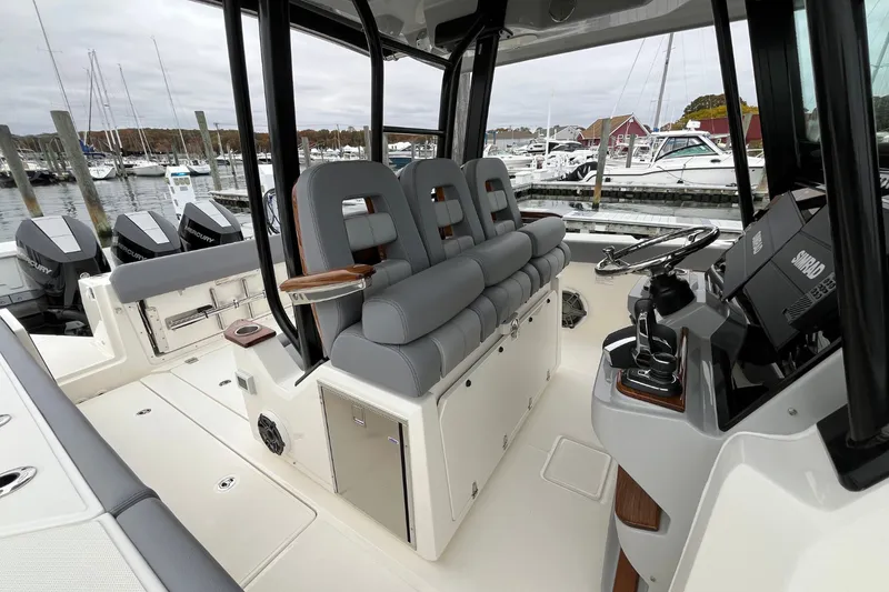 Slide: The Image of Boston Whaler 360 Outrage 2026 - 27