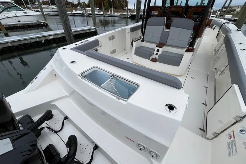 Slide: The Image of Boston Whaler 360 Outrage 2026 - 29