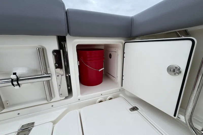 Slide: The Image of Boston Whaler 360 Outrage 2026 - 34
