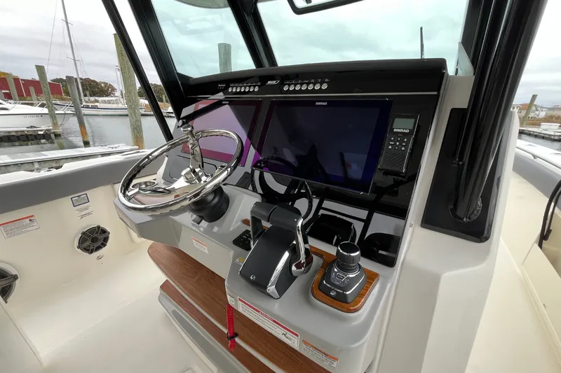 Slide: The Image of Boston Whaler 360 Outrage 2026 - 35