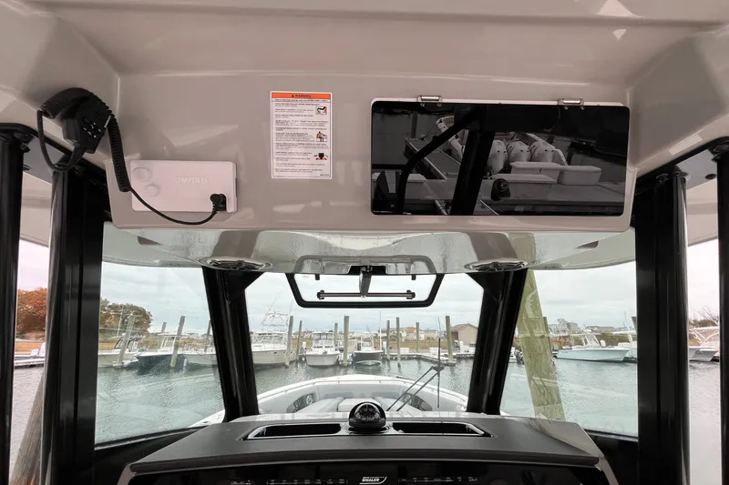 Slide: The Image of Boston Whaler 360 Outrage 2026 - 38