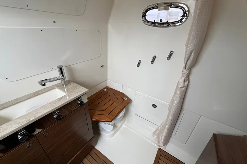 Slide: The Image of Boston Whaler 360 Outrage 2026 - 56