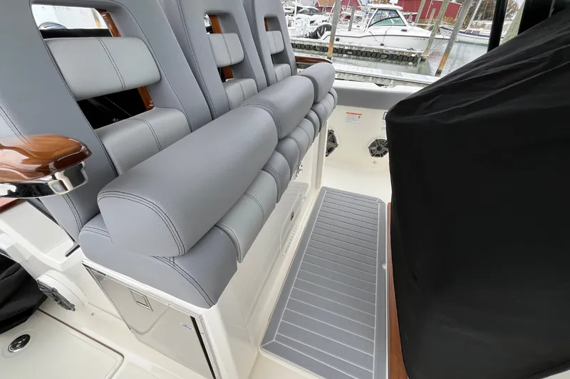 Slide: The Image of Boston Whaler 360 Outrage 2026 - 59