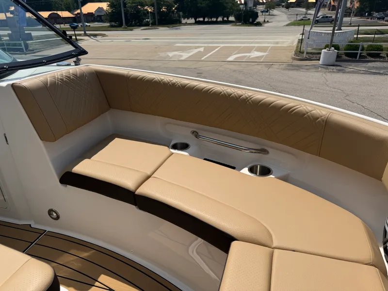 Slide: The Image of Sea Ray SDX 250 Outboard 2026 - 66