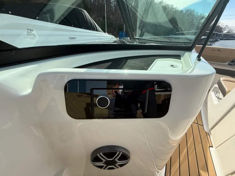 Slide: The Image of Sea Ray SDX 250 Outboard 2026 - 12