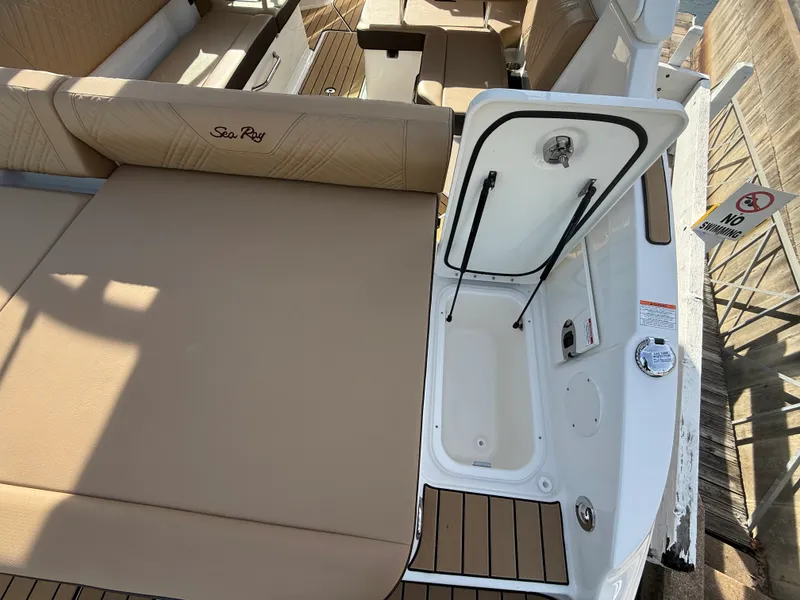 Slide: The Image of Sea Ray SDX 250 Outboard 2026 - 19