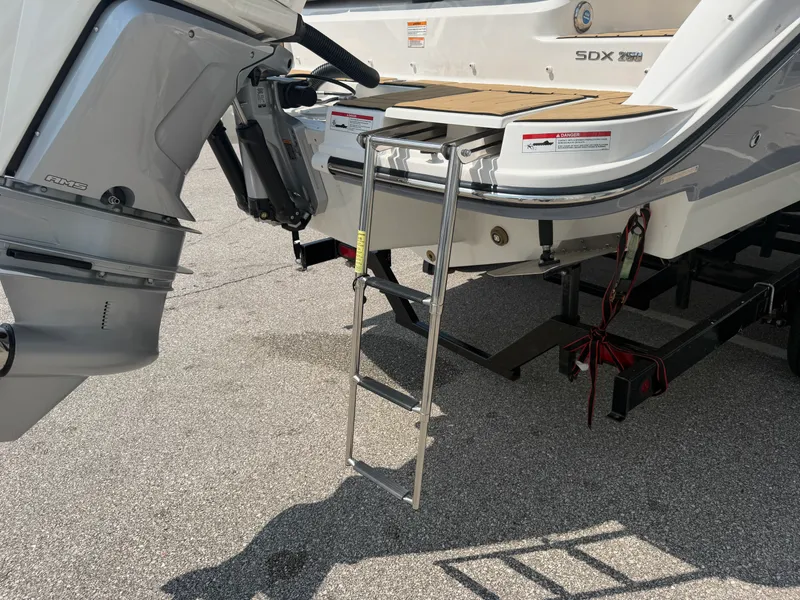 Slide: The Image of Sea Ray SDX 250 Outboard 2026 - 15