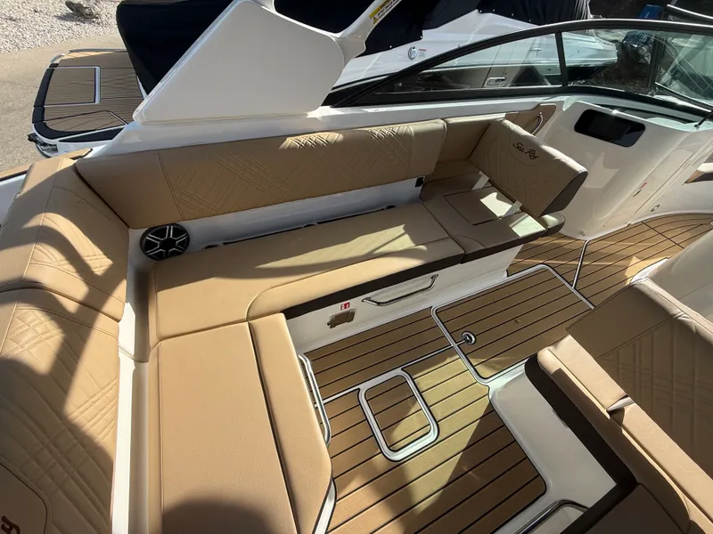 Slide: The Image of Sea Ray SDX 250 Outboard 2026 - 21