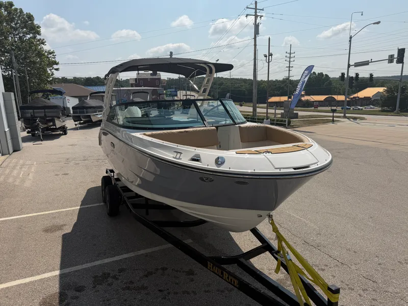 Slide: The Image of Sea Ray SDX 250 Outboard 2026 - 4