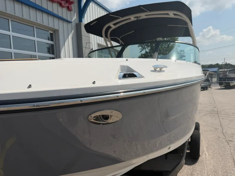 Slide: The Image of Sea Ray SDX 250 Outboard 2026 - 8