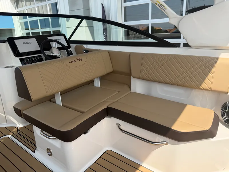 Slide: The Image of Sea Ray SDX 250 Outboard 2026 - 33