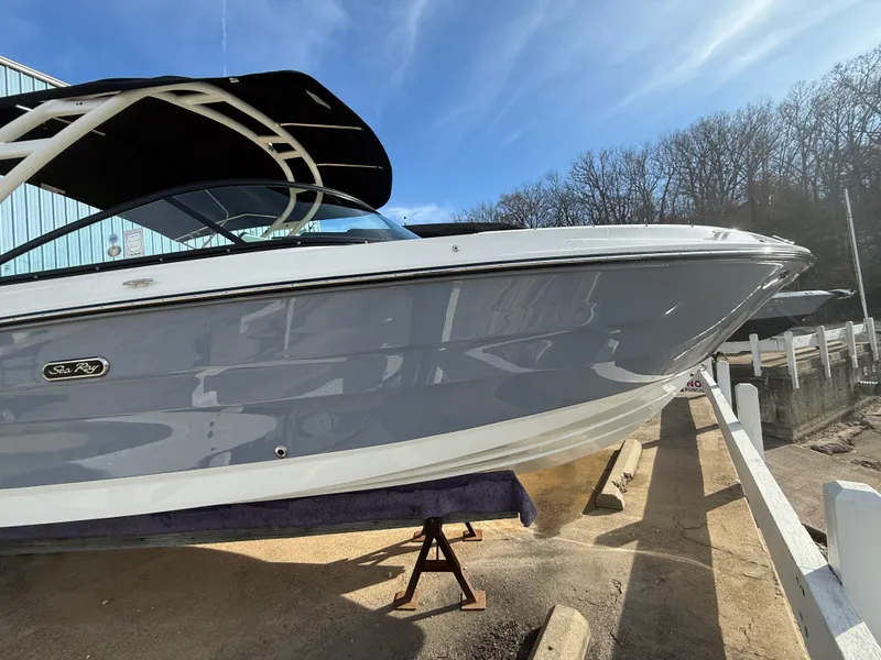 Slide: The Image of Sea Ray SDX 250 Outboard 2026 - 6