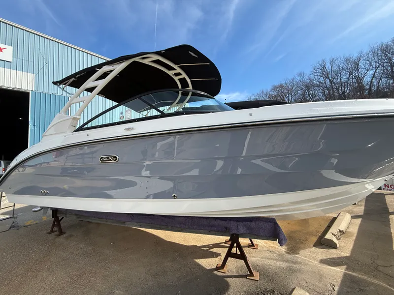 Slide: The Image of Sea Ray SDX 250 Outboard 2026 - 7