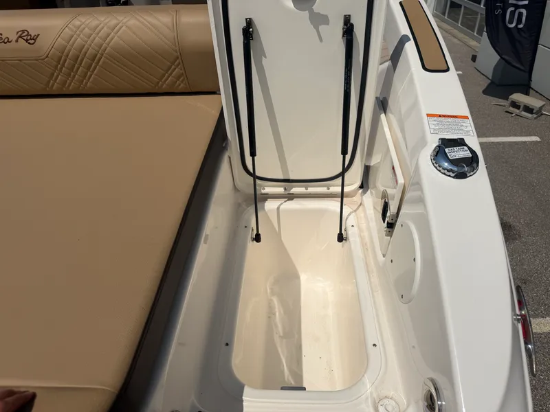 Slide: The Image of Sea Ray SDX 250 Outboard 2026 - 21