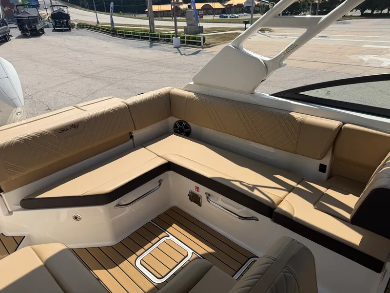 Slide: The Image of Sea Ray SDX 250 Outboard 2026 - 34