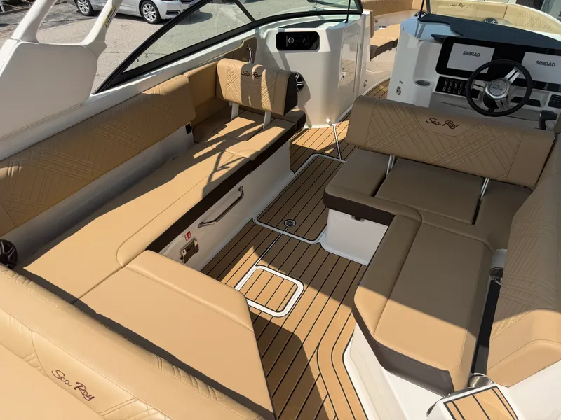 Slide: The Image of Sea Ray SDX 250 Outboard 2026 - 32