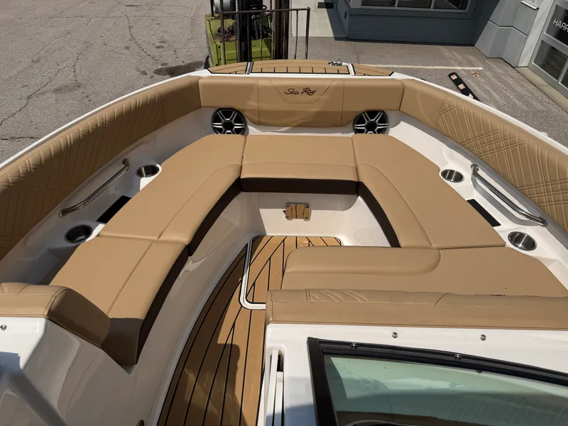 Slide: The Image of Sea Ray SDX 250 Outboard 2026 - 64
