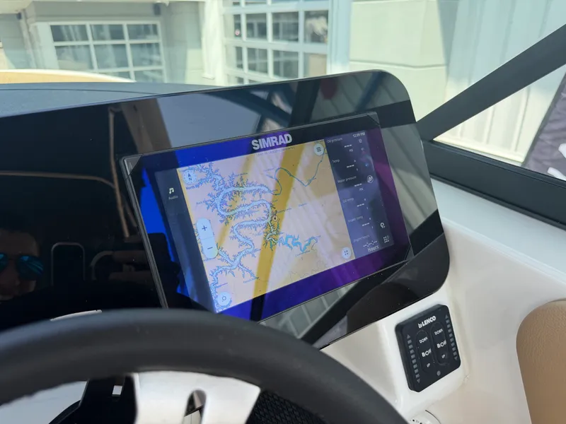 Slide: The Image of Sea Ray SDX 250 Outboard 2026 - 41