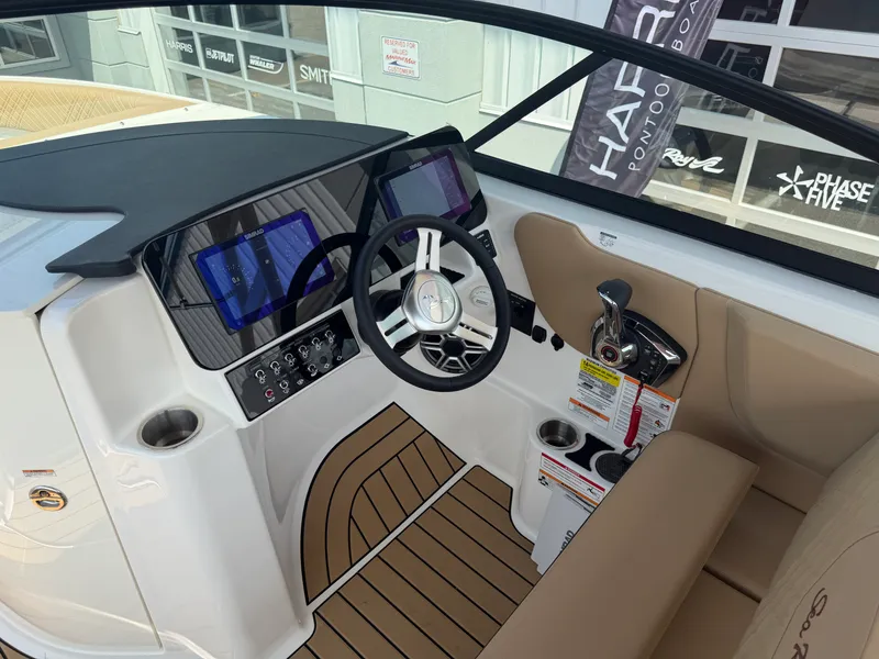 Slide: The Image of Sea Ray SDX 250 Outboard 2026 - 39