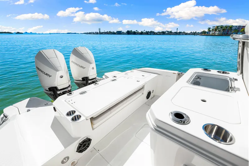 Slide: The Image of Boston Whaler 280 Dauntless 2026 - 45