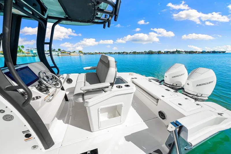 Slide: The Image of Boston Whaler 280 Dauntless 2026 - 49