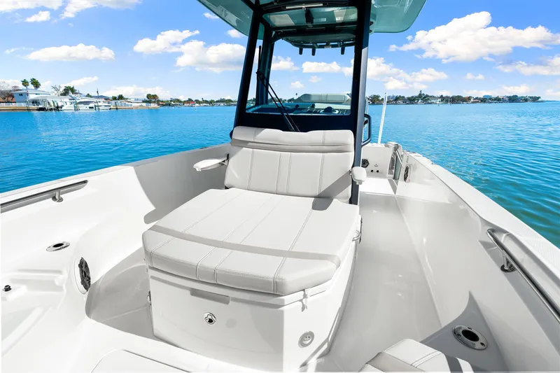 Slide: The Image of Boston Whaler 280 Dauntless 2026 - 60