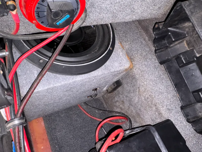 Slide: The Image of Malibu SPORTSETTER LX 2002 - 16