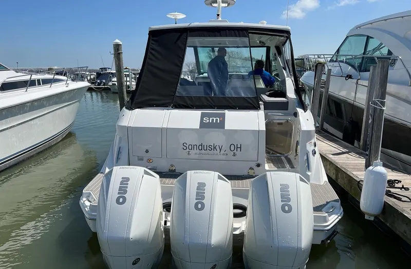 Slide: The Image of Sea Ray 320 SUNDANCER OB 2023 - 7