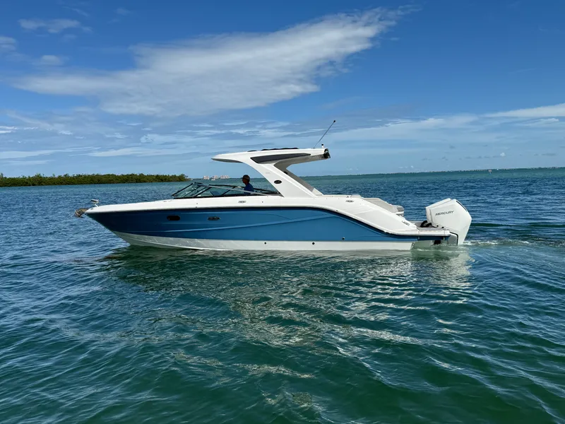 The Image of Sea Ray 310 SLX OUTBOARD 2024 - 0