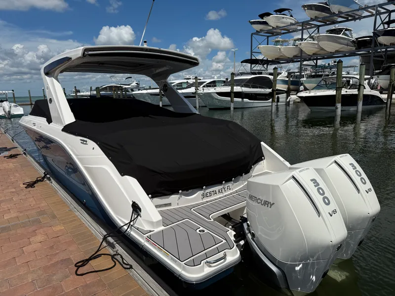Slide: The Image of Sea Ray 310 SLX OUTBOARD 2024 - 24