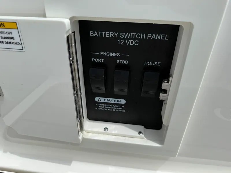 Slide: The Image of Sea Ray 310 SLX OUTBOARD 2024 - 9