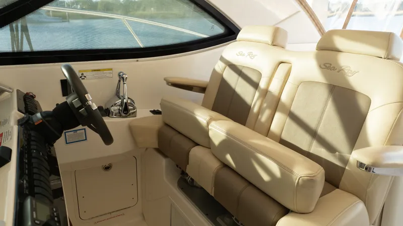 Slide: The Image of Sea Ray 410 SUNDANCER 2014 - 15